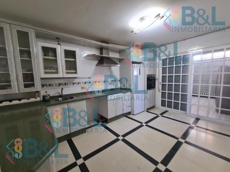 Foto 132335ef-1897-4355-bbae-f3b2b41e5d8e. Chalet mit parking in Punta Umbría