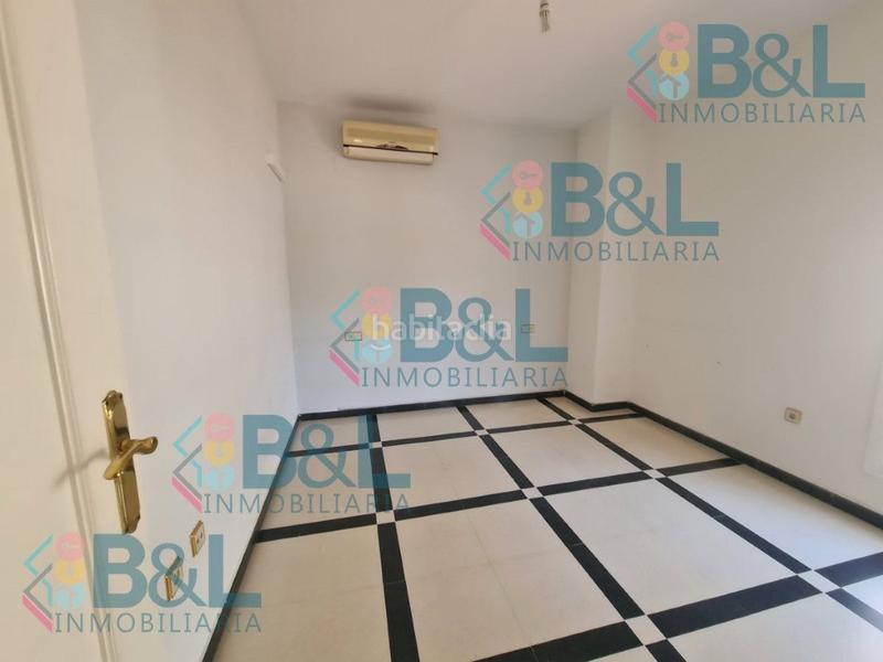 Foto c2bc7ecd-db4f-49b3-92ab-79d7303d9804. Chalet mit parking in Punta Umbría