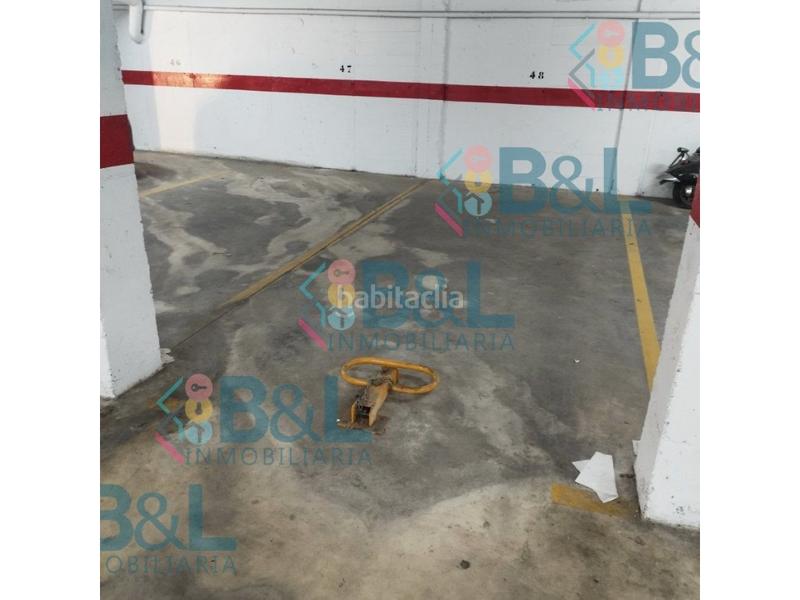 Foto 08a6a91c-76e6-41c4-8851-f0c942fe3901. Parking coche plaza de garaje campo de golf . en Islantilla