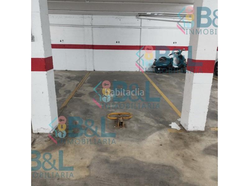 Foto 4e16dc80-a6f2-4abb-9e26-87236a0bf83c. Parking coche plaza de garaje campo de golf . en Islantilla