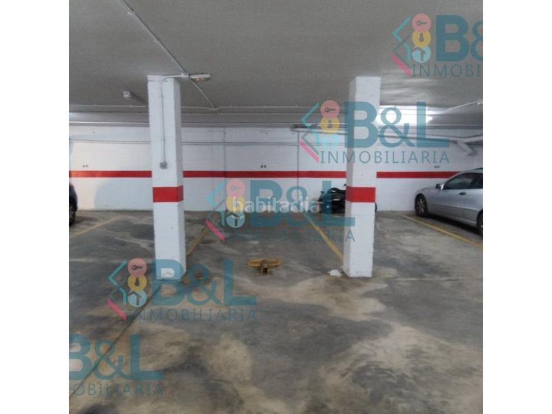 Foto f13b40d6-6e1e-4452-81c3-69bebfce2738. Parking coche plaza de garaje campo de golf . en Islantilla