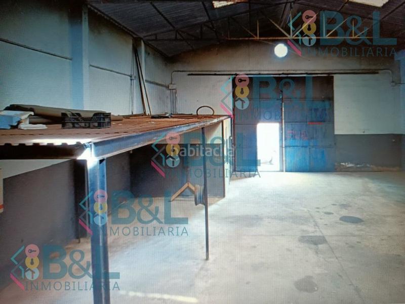 Foto 588058d0-3efb-415e-99f1-cbd659588f51. Fabrikhalle in Niebla