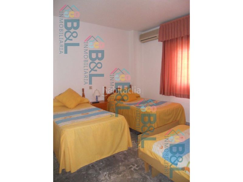 Foto 134b7d03-f9e8-4873-bb81-56a8083a265c. Local comercial a Rosal de la Frontera