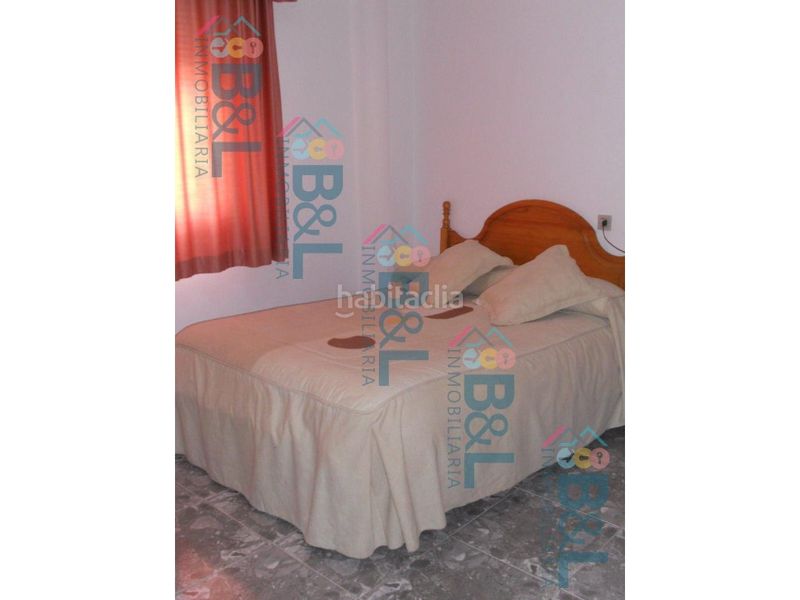 Foto 50464453-8e75-4aca-99c9-04d27bdcb96a. Local comercial a Rosal de la Frontera