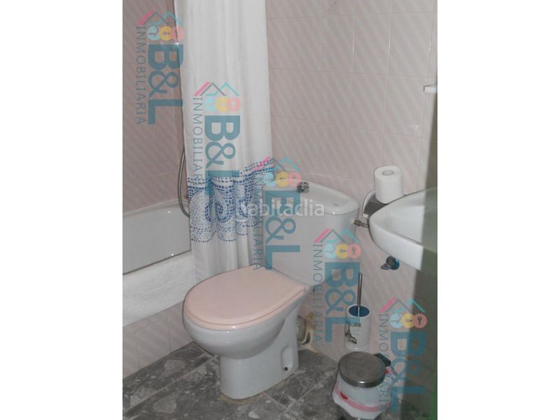 Foto 58a943b5-be7f-4f9d-b7b8-44932533add3. Local comercial a Rosal de la Frontera