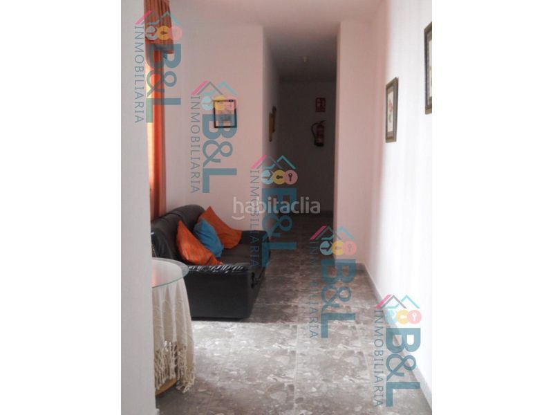 Foto b46f1da9-8d15-45dd-b547-ccaef4acf9ee. Local comercial a Rosal de la Frontera