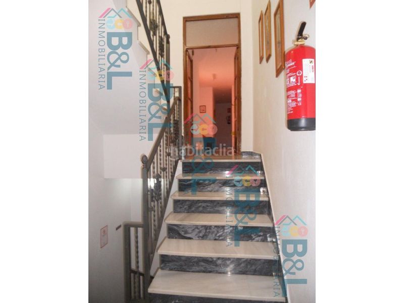 Foto f98900e5-8915-4393-a92d-946602db7cc8. Local comercial a Rosal de la Frontera