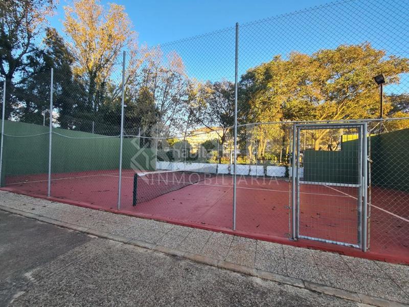 Foto 594e0092-1e4f-4425-9c4b-512b6d465de6. Pis amb aparcament a El Portil