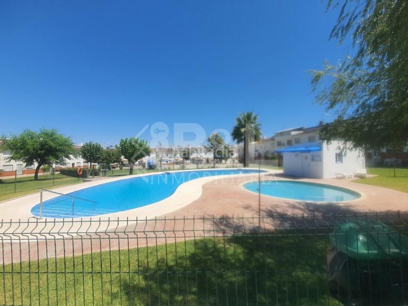 Foto d9d7cee9-f0f4-4051-a42d-22ded01d7db8. Casa adossada a Núcleo Urbano Aljaraque