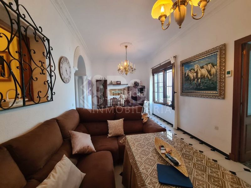 Foto 1c757e00-a5a0-4eea-9770-425875205ed4. Casa amb aparcament a Cartaya