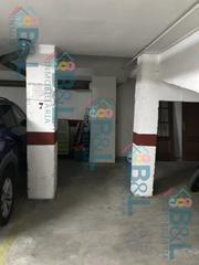 Parking coche en Isla Chica. Garaje en venta en bda. del rocio.