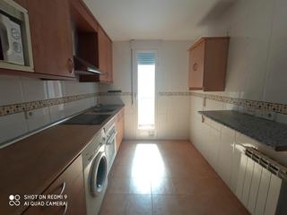 Pis a El Pilar-La Estación. Piso seminuevo con piscina comunitaria zona fco aguirre