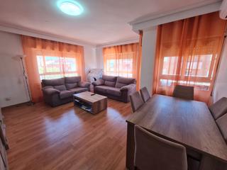 Appartement à El Pilar-La Estación. Piso con plaza de garaje en zona plaza españa