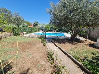 Masia en Arenas de San Pedro. Casa con parcela rustica de 790m en urb puente tietar (parrillas