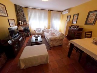 Casa adossada en Arenas de San Pedro. Chalet adosado seminuevo en arenas de san pedro
