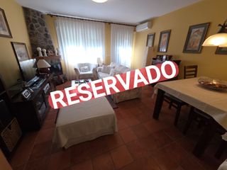 Reihenhaus in Arenas de San Pedro. Chalet adosado seminuevo en arenas de san pedro