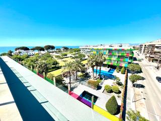 Penthouse in Els Esquirols. Oportunidad ático primera línea en cambrils