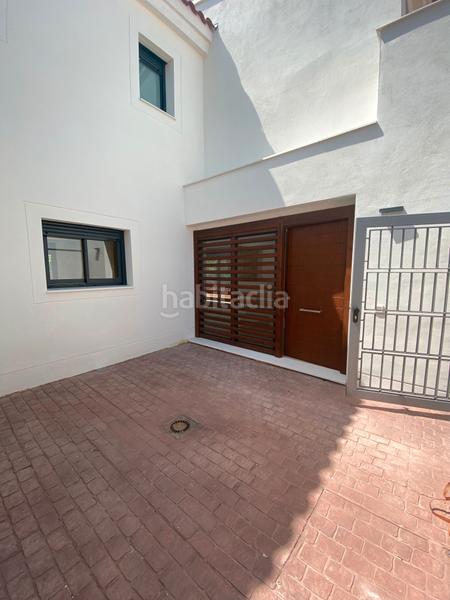 Foto 0f61fba7-0476-4580-b029-357bb54220d8. Casa aparellada amb xemeneia calefacció aparcament piscina a Cambrils