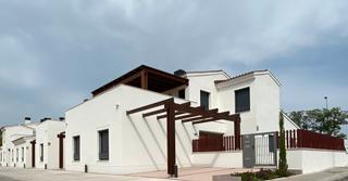 Casa a El Dorado Platja. Espectacular casa esquinera a la venta en la llosa , cambrils