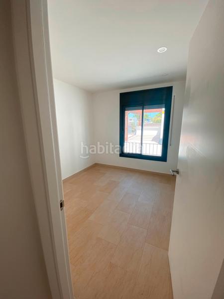 Foto 311d7c9b-8c84-403b-832a-4259f473dcb5. Casa aparellada amb xemeneia calefacció aparcament piscina a Cambrils