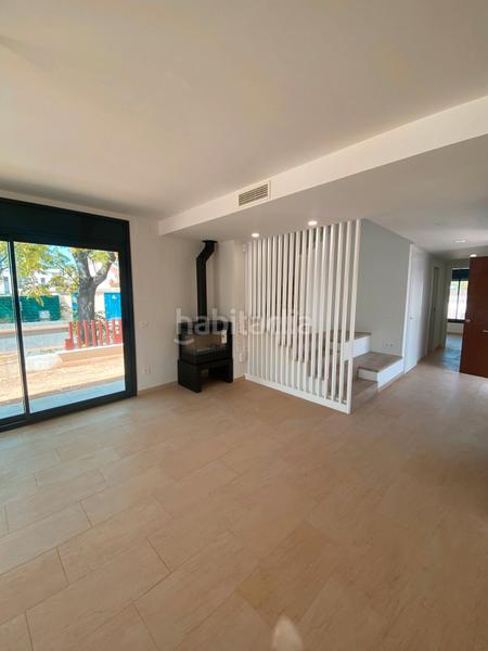 Foto 31bc8ce8-59ca-4479-885d-b746f00bc44c. Casa aparellada amb xemeneia calefacció aparcament piscina a Cambrils