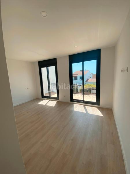 Foto 3c21380d-feb2-45fd-b8b9-b959bceb0788. Casa aparellada amb xemeneia calefacció aparcament piscina a Cambrils