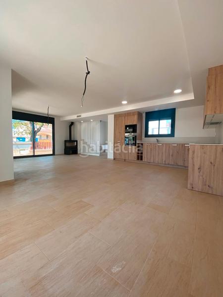 Foto 95c81065-6895-410d-ace2-1c9f4ed5a227. Casa aparellada amb xemeneia calefacció aparcament piscina a Cambrils