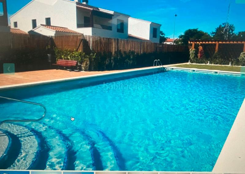 Foto 9f68b639-3e38-45dc-bc4a-cc43a257d9bc. Casa aparellada amb xemeneia calefacció aparcament piscina a Cambrils