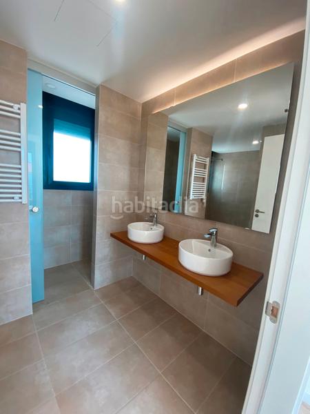 Foto e35a6fe9-9e74-4ced-b627-059a71201295. Casa aparellada amb xemeneia calefacció aparcament piscina a Cambrils