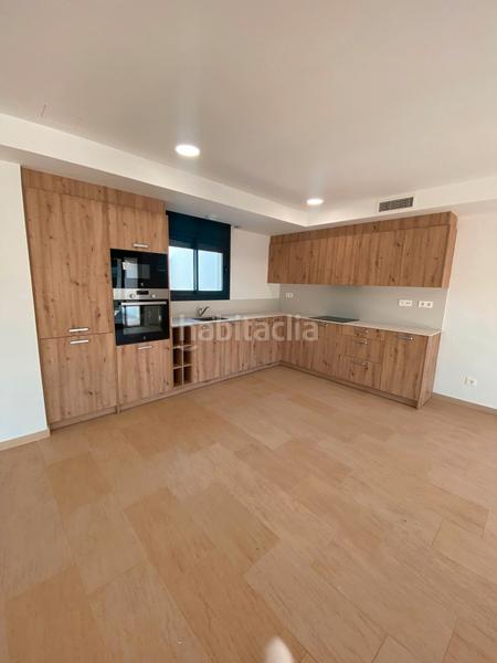 Foto edc69d52-46a6-47e8-8a84-d0d2679c75f4. Casa aparellada amb xemeneia calefacció aparcament piscina a Cambrils