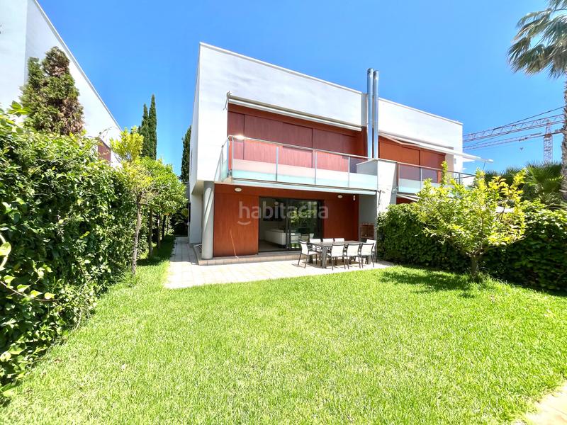 Foto f24610fc-1c57-4af5-b84c-9b8fe0220c45. Maison jumelée avec chauffage parking piscine dans El Dorado Platja Cambrils