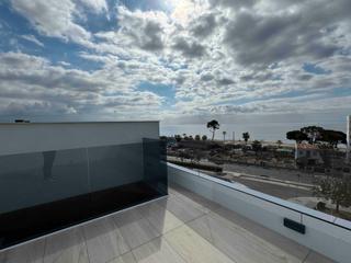Penthouse in Els Esquirols. Espectacular ático frontal al mar en cambrils