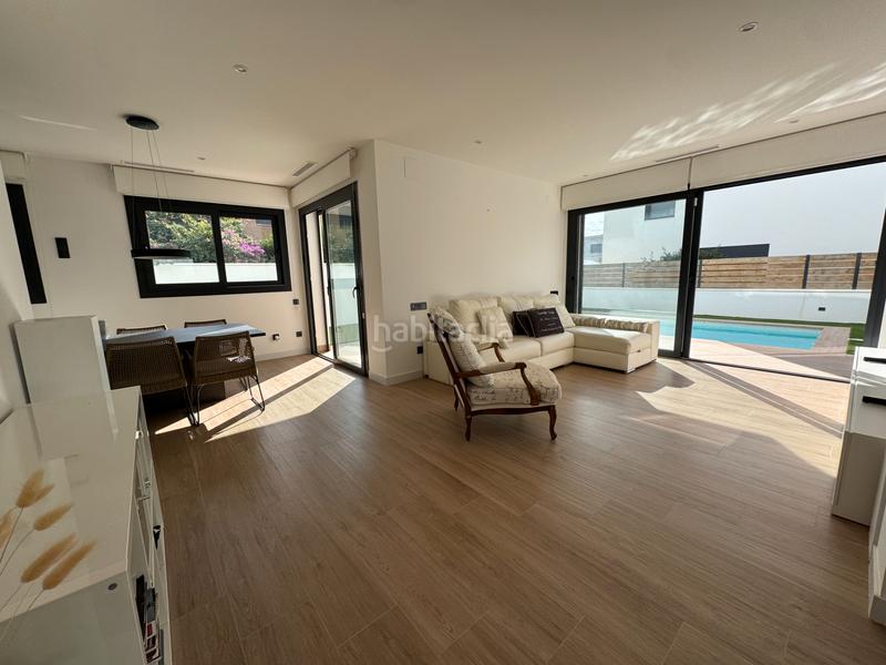 Foto 0cb75c45-88f7-42b1-a1db-c0e90c781265. Chalet con camino riscaldamento parcheggio piscina in Cambrils