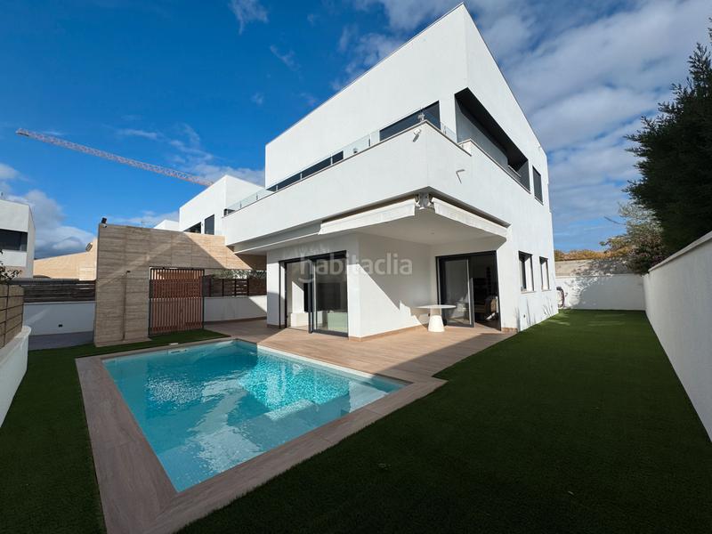 Foto 8eeb3ef3-10eb-472c-8462-f564f163a4c4. Chalet con camino riscaldamento parcheggio piscina in Cambrils