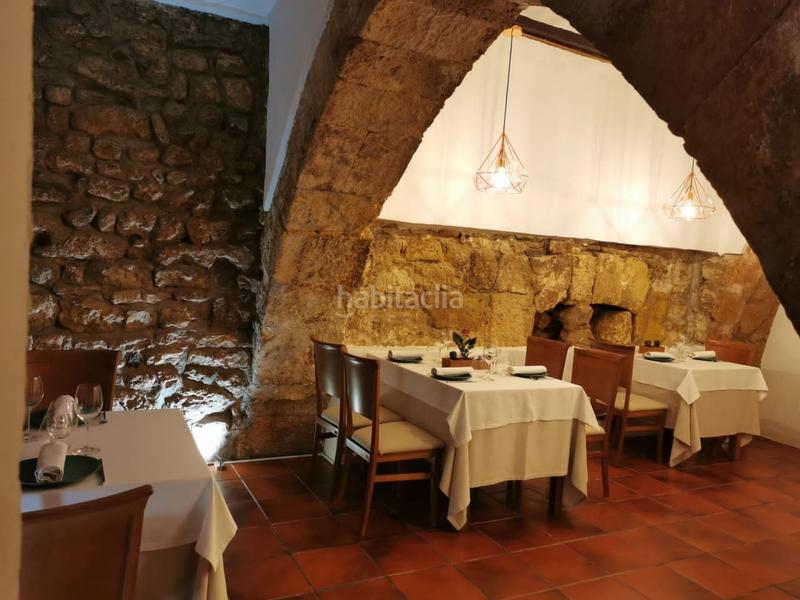 Foto 2d9365ef-a4ac-4237-b735-caf906b09b57. Traspaso local comercial 63.500 de traspaso.... restaurante tipico del casc antic en Tarragona