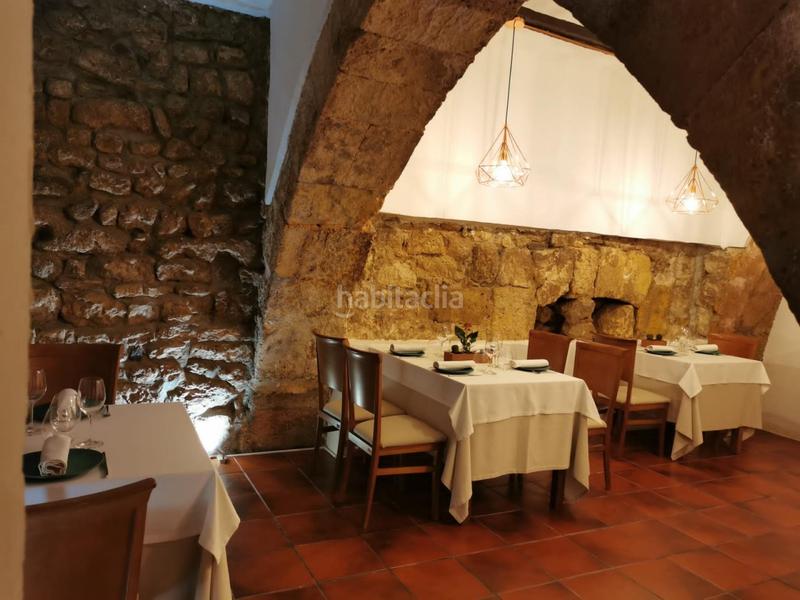 Foto 92bfd66c-8e05-44c9-918e-ea3e129f3573. Traspaso local comercial 63.500 de traspaso.... restaurante tipico del casc antic en Tarragona
