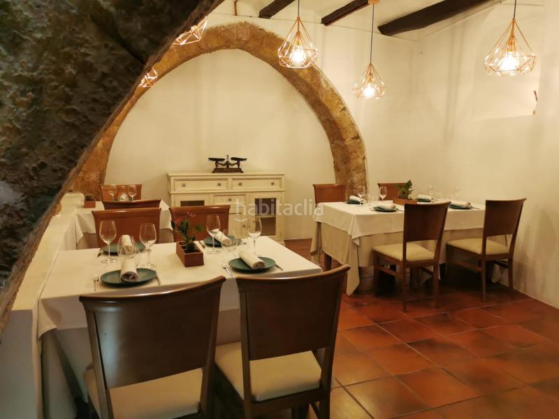 Foto bcf949a3-dbed-4358-9e00-9d62e062a737. Traspaso local comercial 63.500 de traspaso.... restaurante tipico del casc antic en Tarragona