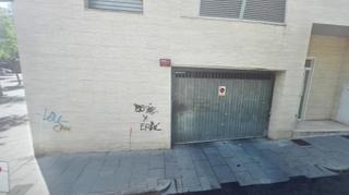 Aparcament cotxe  De centcelles. Parking doble en zona comunitaria