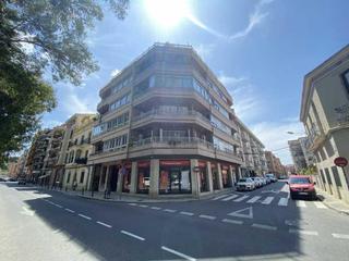 Local Comercial a De rossell 25. Oficna amplia a pie de calle