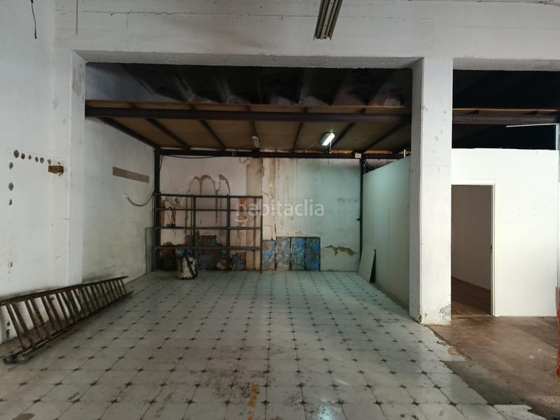 Foto 40710432-f001-4571-b9a4-b697b2c2c5ec. Alquiler local comercial local amplio con 2 entradas en Tarragona