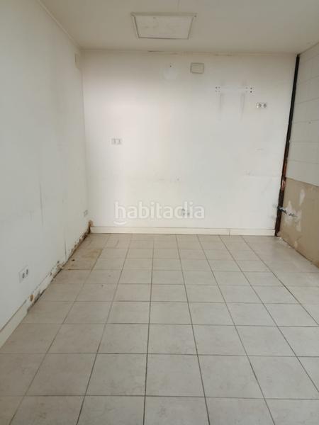 Foto 6aa0c813-23c4-45a7-823d-77c4bd107b78. Alquiler local comercial local amplio con 2 entradas en Tarragona
