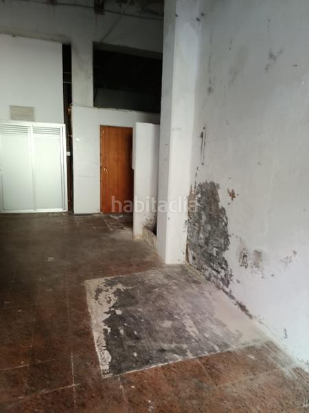 Foto a711378d-f392-49e8-a155-f63465fa062b. Alquiler local comercial local amplio con 2 entradas en Tarragona