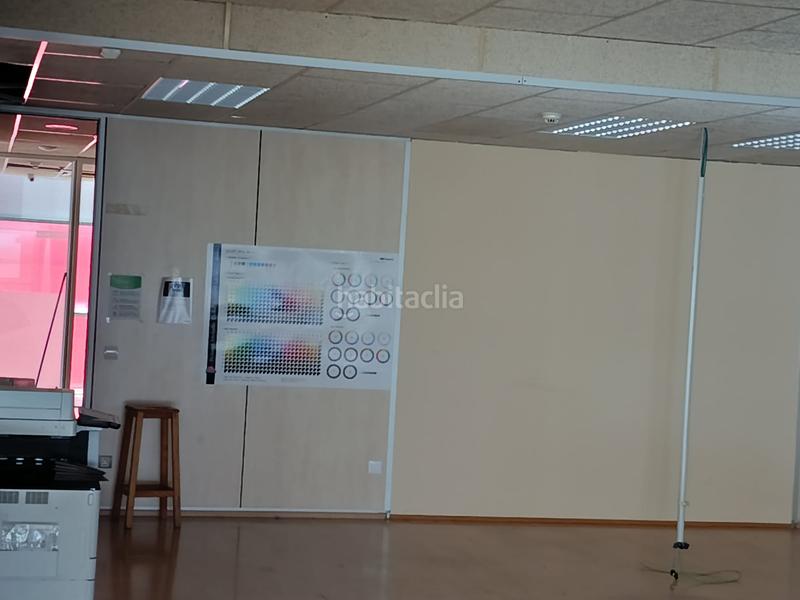 Foto bf9dbcc3-be68-4ba6-9012-7ed81cd51539. Affitto capannone industriale in Centre Vendrell (El)