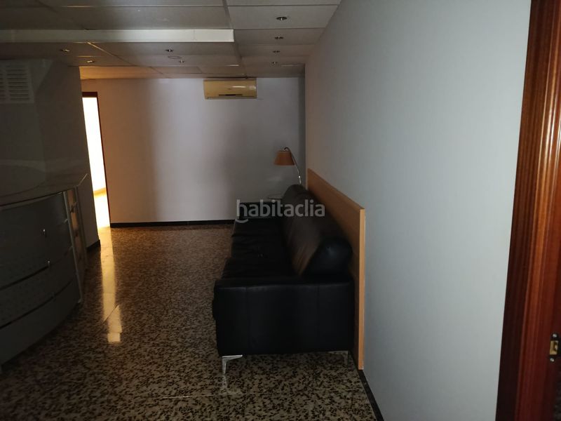 Foto af957f5f-eeb6-4336-828e-6344f31733bc. Oficina amb aparcament a Nou Eixample Nord Tarragona