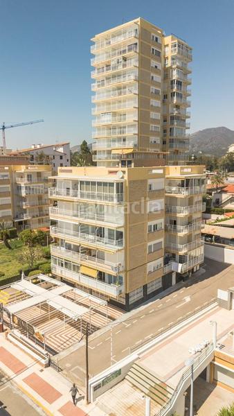 Foto 281afaa7-3f95-4bf1-975f-07073a3c5c34. Alquiler piso espectacular apartamento a primera linea en eurosol en Benicasim / Benicàssim