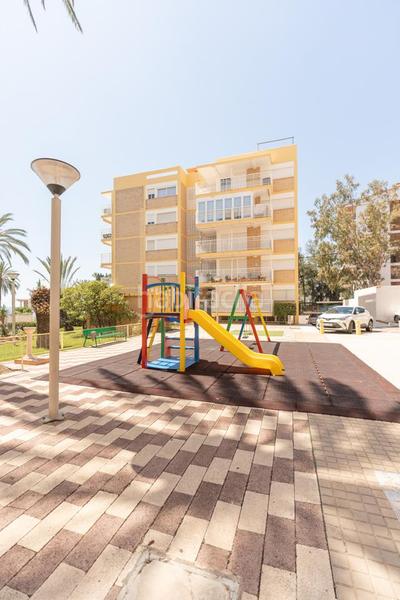 Foto d884821b-5eb7-4eef-ba5f-17dfa4a0d8e3. Alquiler piso espectacular apartamento a primera linea en eurosol en Benicasim / Benicàssim