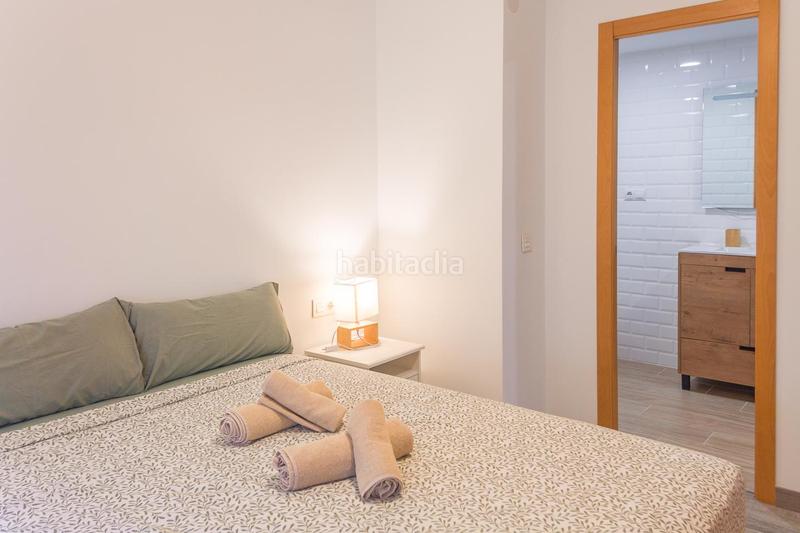 Foto 05a25fbb-5d2c-4191-aa61-bb53fc42bf2d. Alquiler apartamento estupendo apartamento con terraza y vistas al mar en Benicasim / Benicàssim