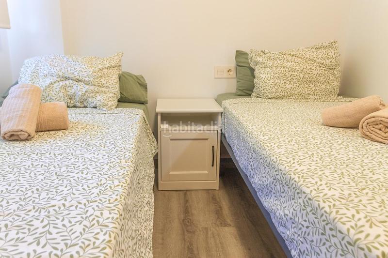 Foto 8022e96b-9cf1-431e-b8a5-d0ba3c37bdde. Alquiler apartamento estupendo apartamento con terraza y vistas al mar en Benicasim / Benicàssim