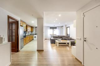 Pis  Juan de la cierva codorniu. Vivienda en venta en zona capuchinos.