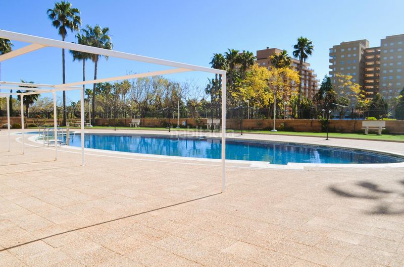 Foto 59ec7f13-30b1-4e08-880c-b4c80eb9f06b. Pis amb aparcament piscina a Costa Caribe Oropesa del Mar